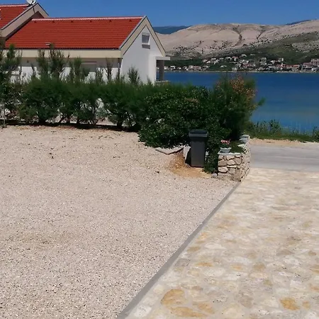 Ena Apartment *